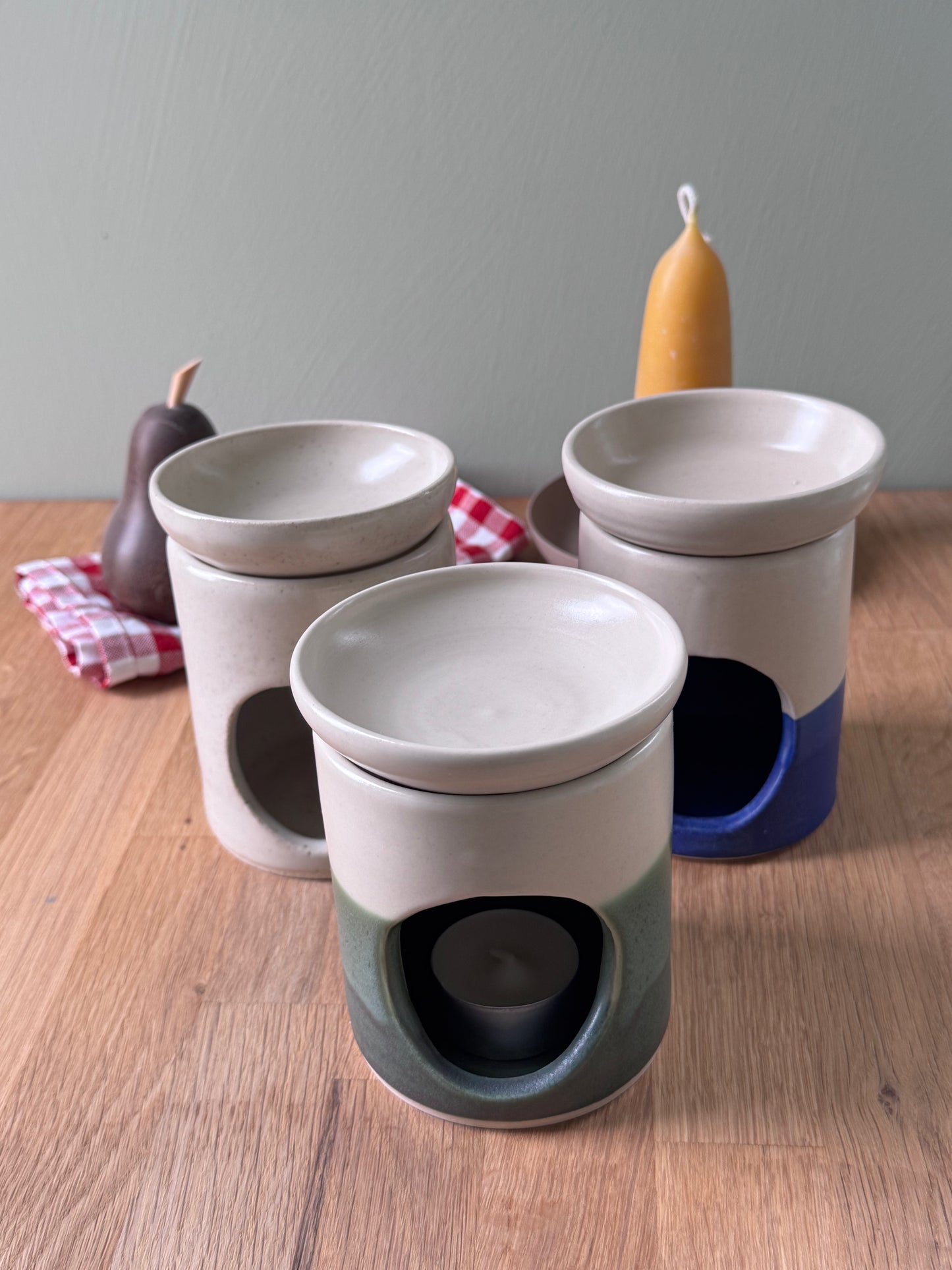 Handmade Wax Melt Burner in an Overlapping Green and White Glaze